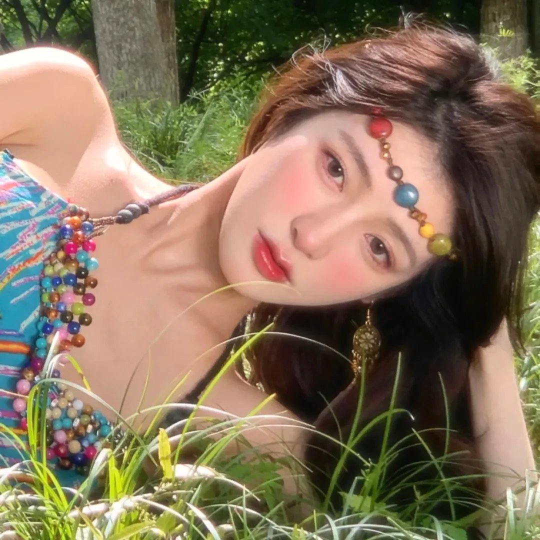 男爵的同桌小女生